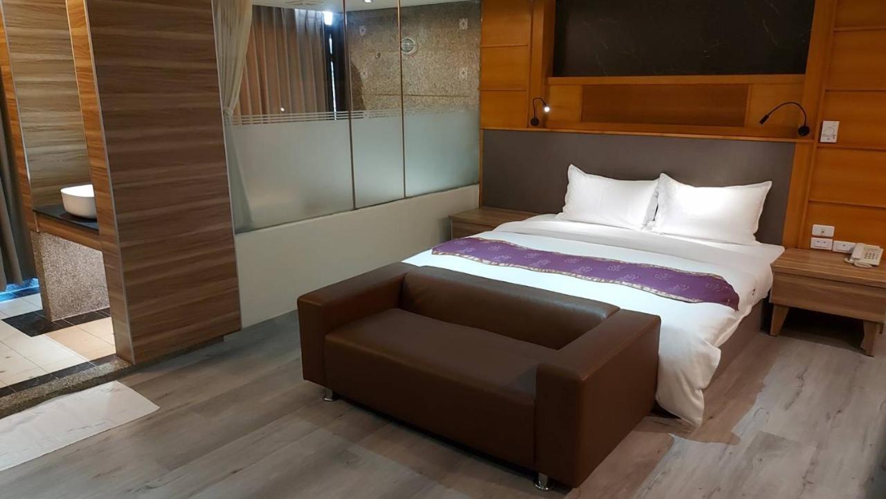 Jungle City Motel Chiayi City Exterior foto