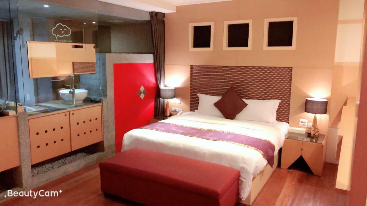 Jungle City Motel Chiayi City Exterior foto