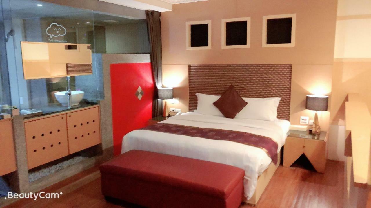 Jungle City Motel Chiayi City Exterior foto