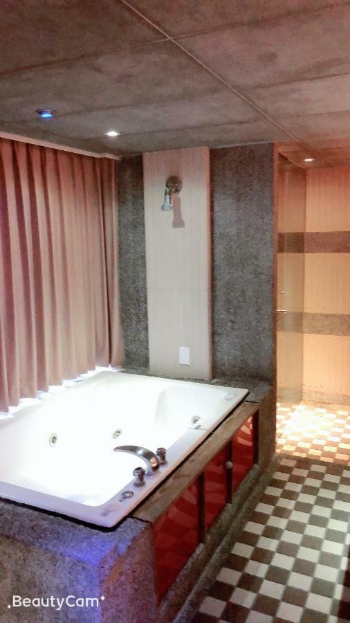 Jungle City Motel Chiayi City Exterior foto